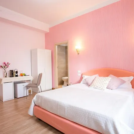 Bq House Castello Luxury Bed & Breakfast 2*