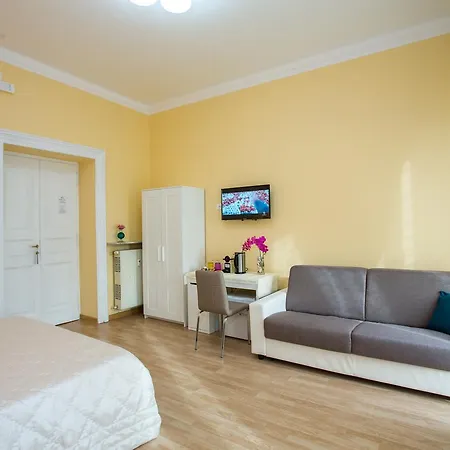 Alojamento de Acomodação e Pequeno-almoço Bq House Castello Luxury 3*